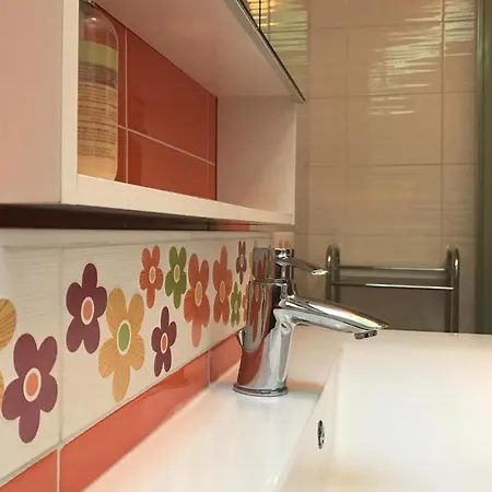 Awesome In Crni Vrh Nad Idrijo W/ Wifi And 1 Bedrooms Prázdninový dům Predgrize